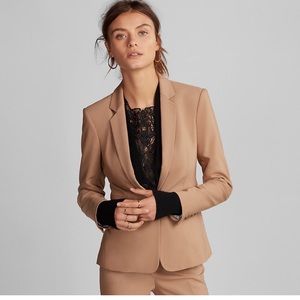 Super soft twill peak lapel blazer
